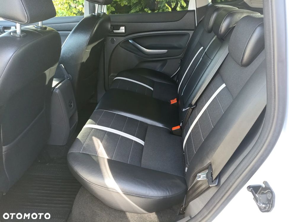 Ford Kuga 2.0 TDCi 4x4 Titanium - 35