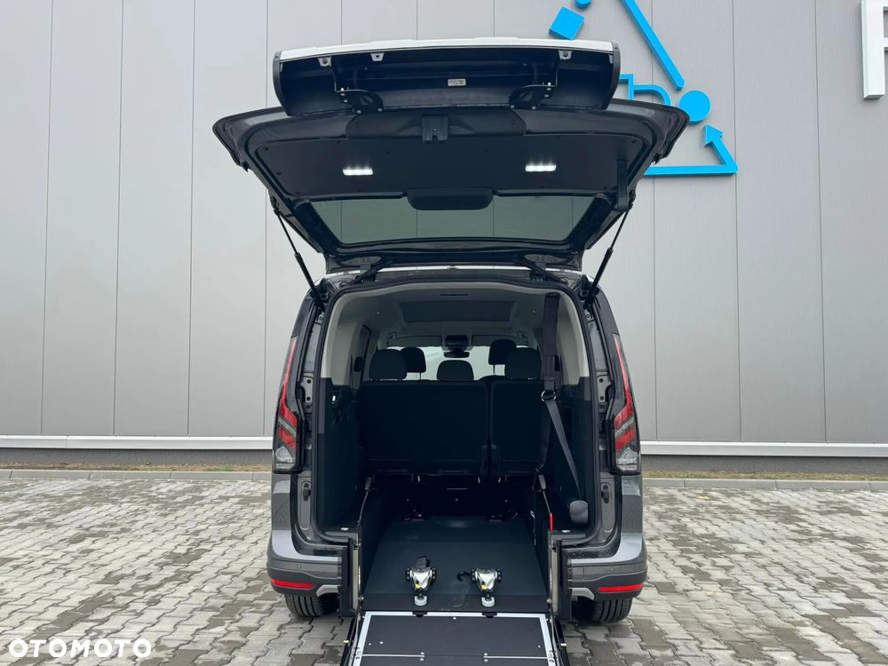 Ford Tourneo Connect Grand - 12