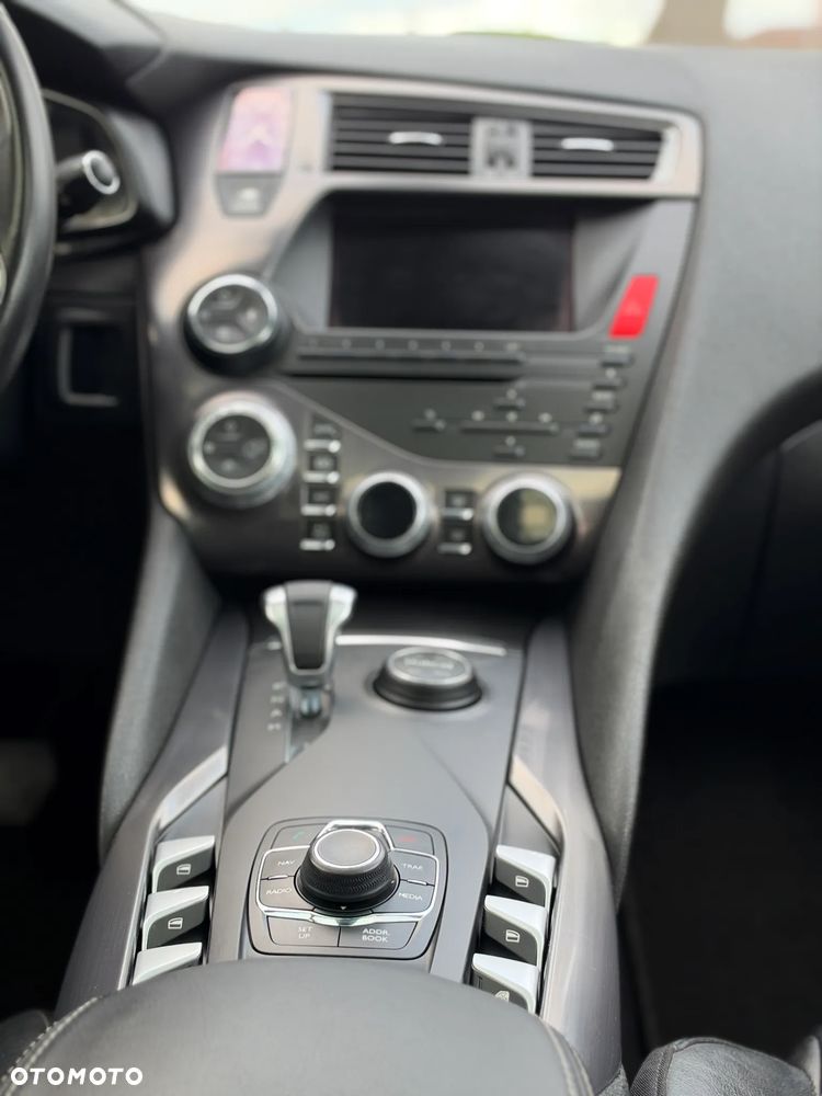 Citroën DS5 2.0 HDi Hybrid4 SoChic MCP - 29
