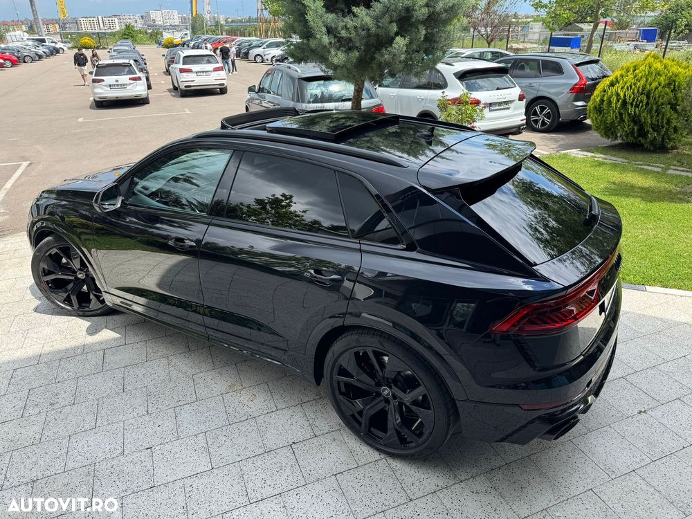 Audi RS Q8 - 8