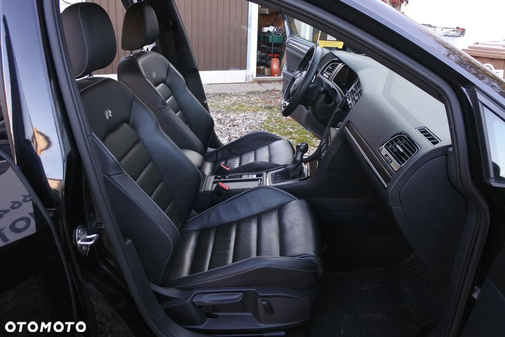 Volkswagen Golf - 6
