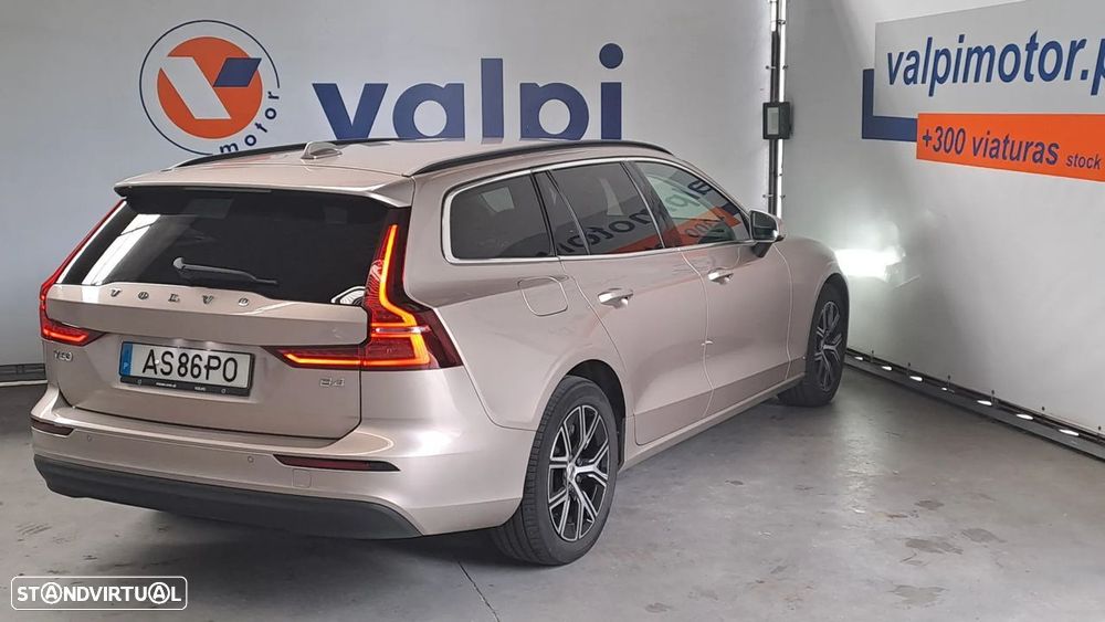 Volvo V60 2.0 B4 Momentum Core Geartronic - 8