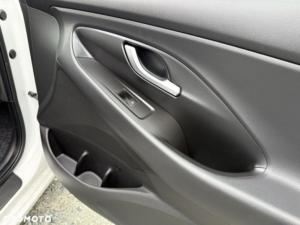 Hyundai i30 1.4 T-GDI DCT YES!+ - 32