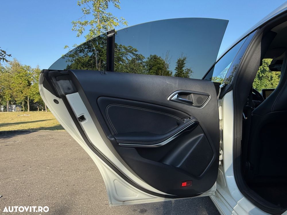 Mercedes-Benz CLA 220 CDI 7G-DCT AMG Line - 13