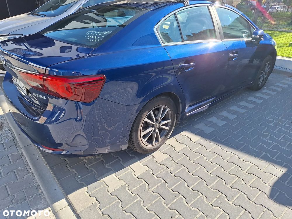Toyota Avensis 1.8 Premium - 13