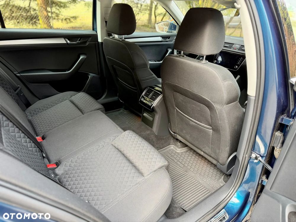 Skoda Superb 2.0 TDI Style DSG - 33