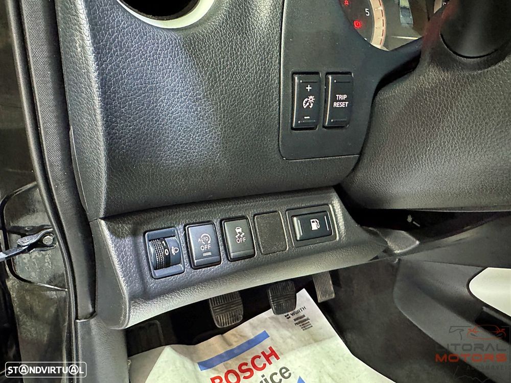 Nissan Navara 2.3 dCi CD 4WD Visia - 19
