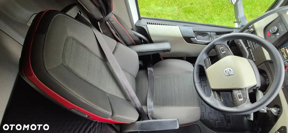 Volvo VOLVO///FH///500///GLOBETROTTER/ XXL///2018///NOWE OPONY/// ZABUDOWY MIĘDZYOSIOWE/// WYŚWIETLACZ OBCIĄŻENIA/// STANDARD/STAN BARDZO DOBRY - 27
