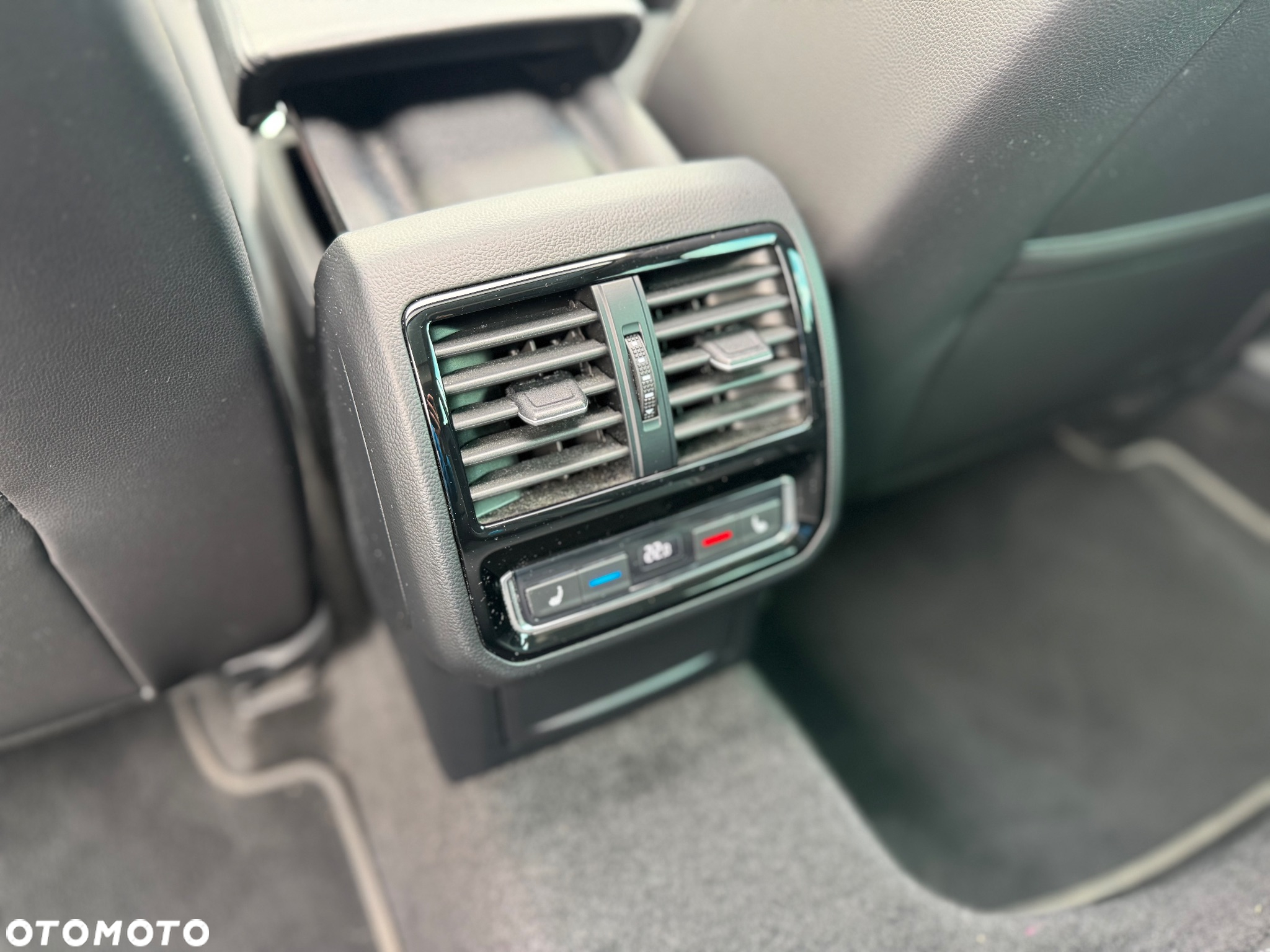 Volkswagen Passat 1.5 TSI EVO Elegance DSG - 37