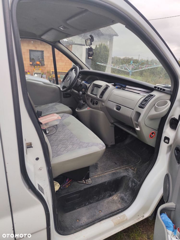 Opel Vivaro - 11