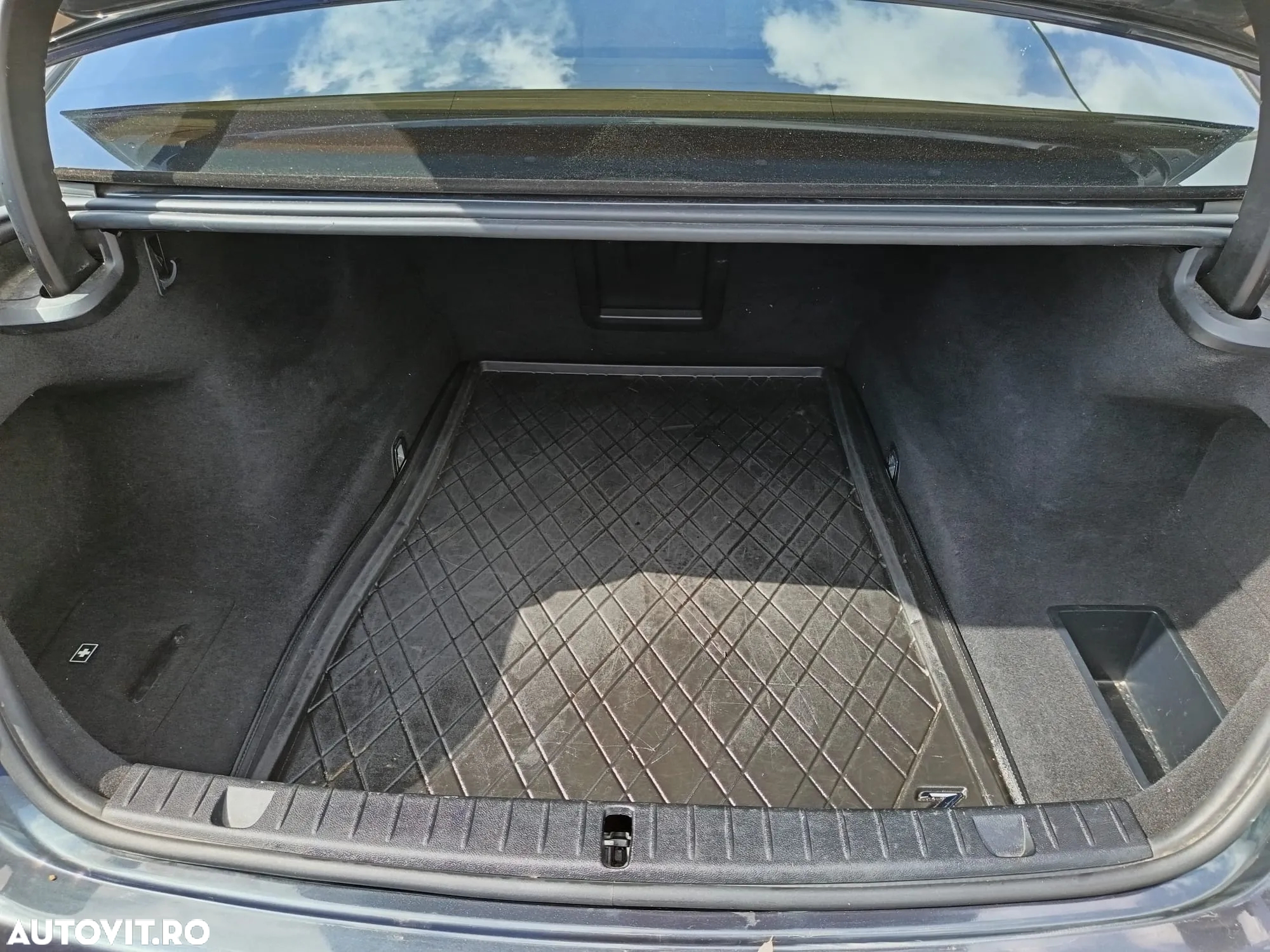 BMW Seria 7 740d xDrive - 31