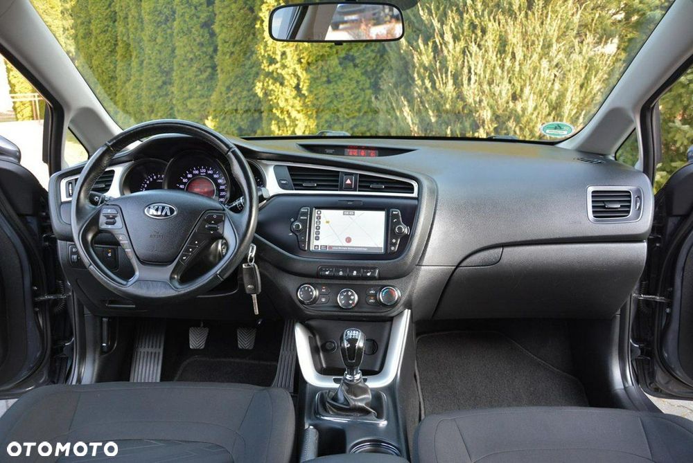 Kia Ceed 1.4 CVVT Attract - 23