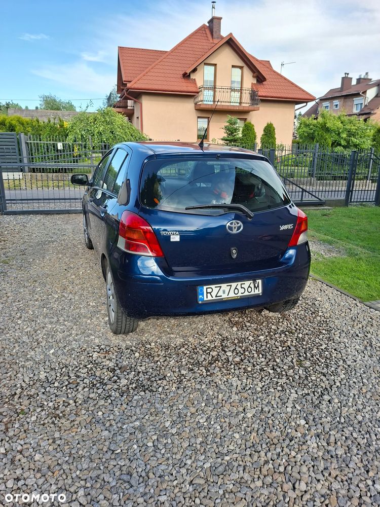 Toyota Yaris 1.33 Luna - 2
