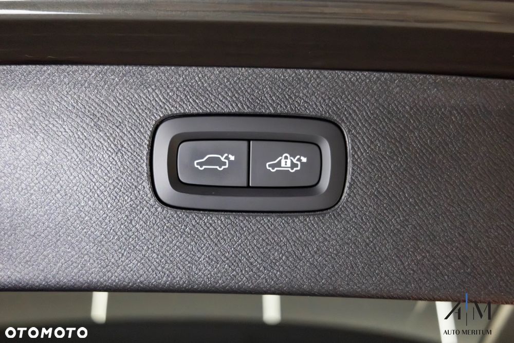 Volvo XC 90 B5 D AWD Ultimate Dark - 38