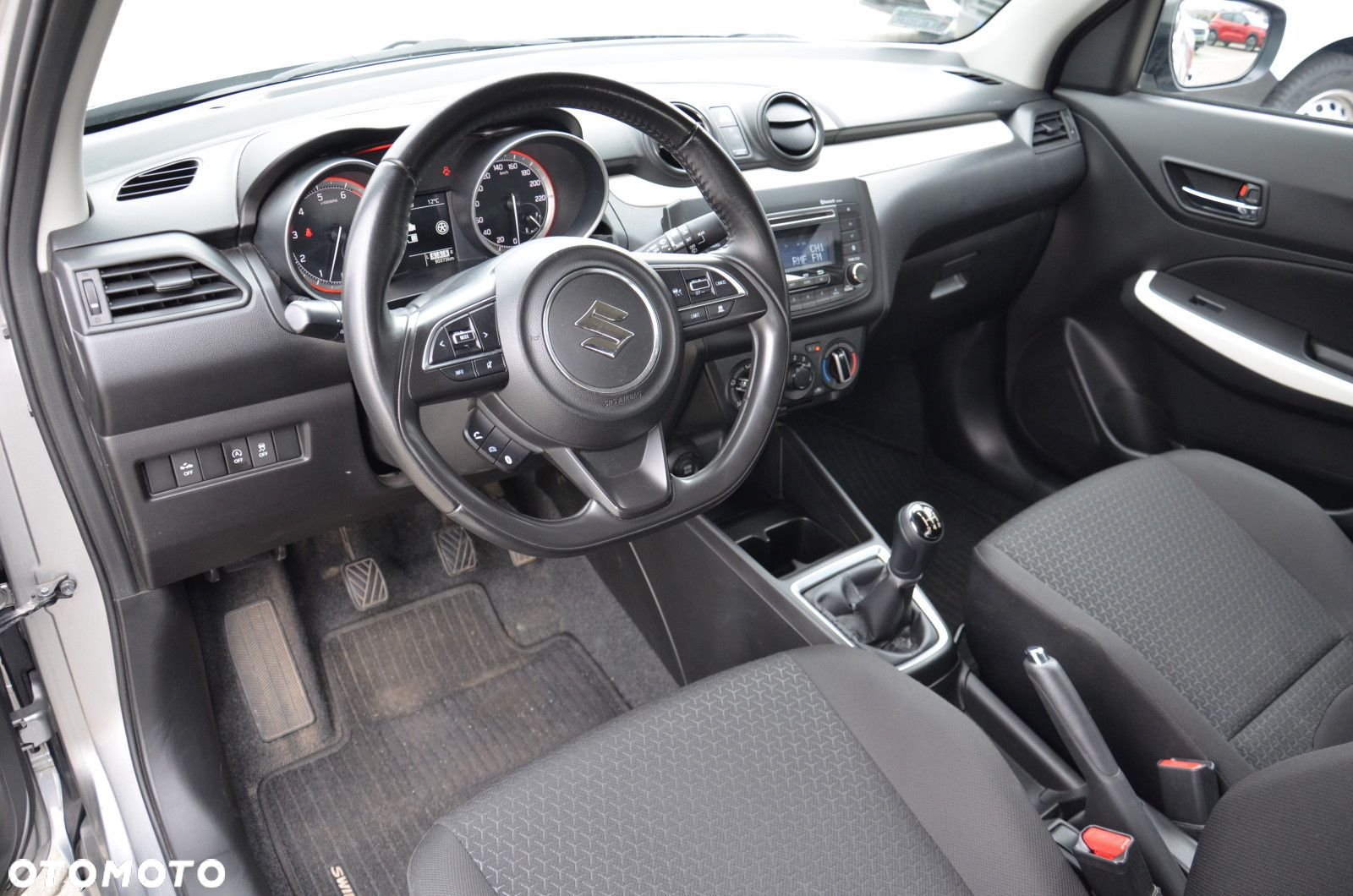 Suzuki Swift - 12