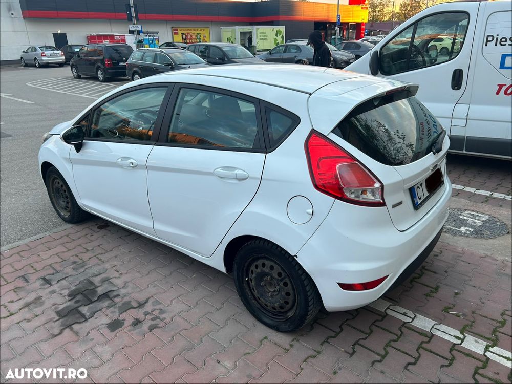 Ford Fiesta 1.5 TDCi DPF Titanium - 5