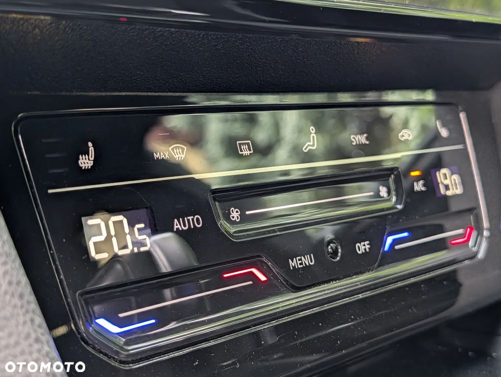 Volkswagen Arteon 2.0 TDI SCR R-Line DSG - 17