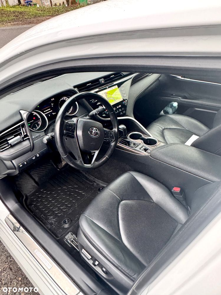 Toyota Camry Executive - 6