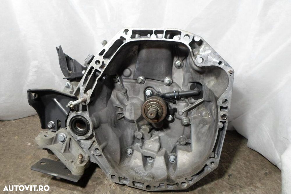 Cutie viteza Dacia Logan 1.5dci euro 3 - 1