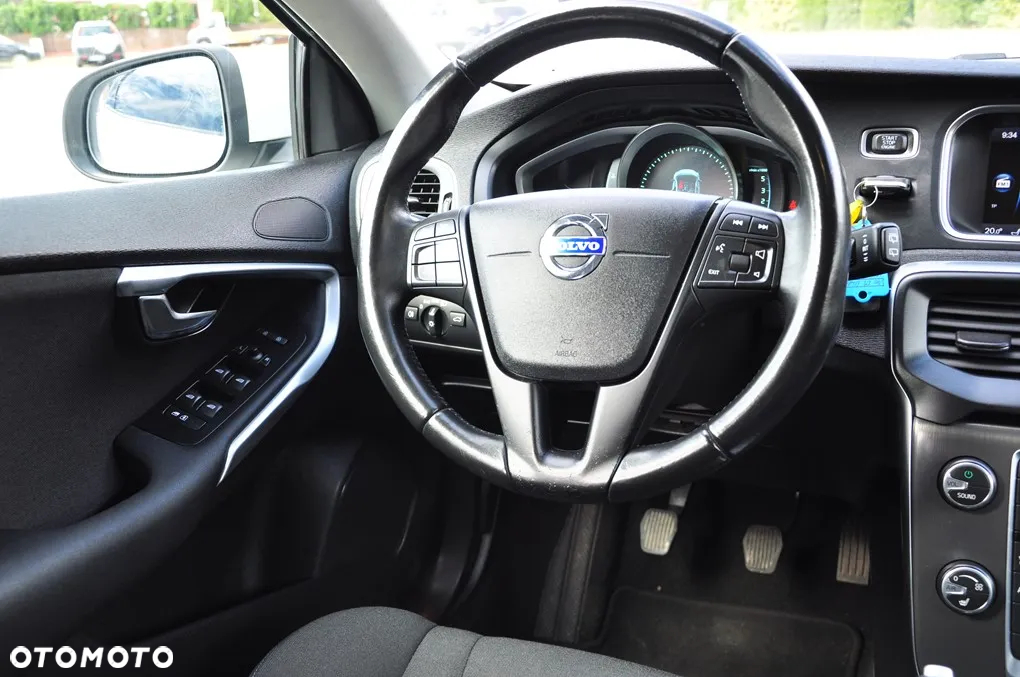 Volvo V40 D2 Momentum - 33