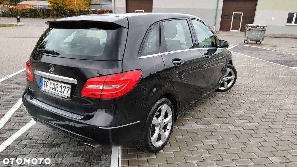 Mercedes-Benz Klasa B 200 Edition - 28