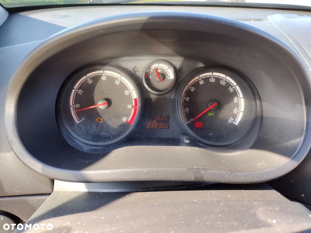 Opel Corsa 1.2 16V Enjoy - 8