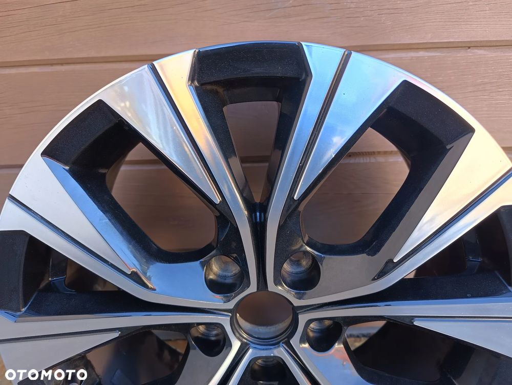 RENAULT CAPTUR II ARKANA 7x17 ET35 5x114,3 403001041R - 2