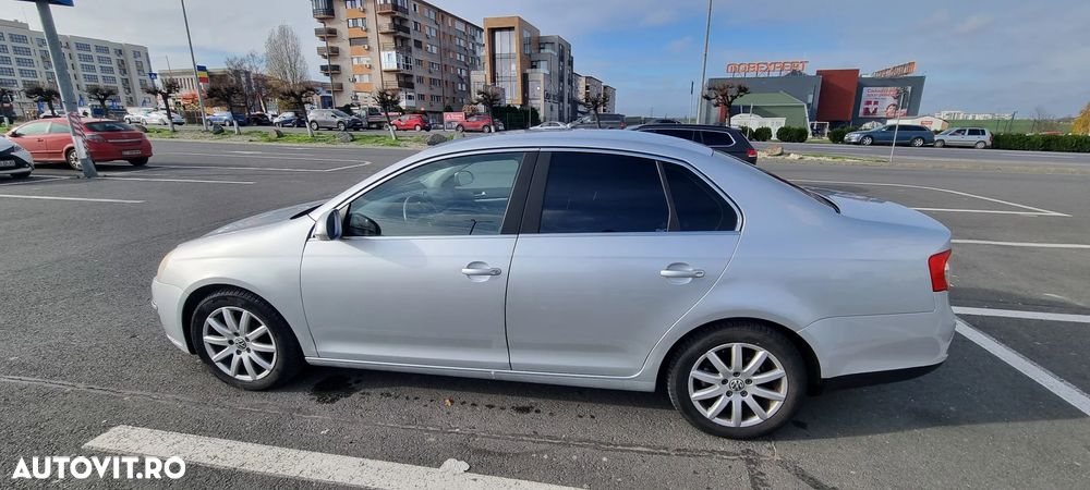 Volkswagen Jetta 1.9 TDI Comfortline - 4