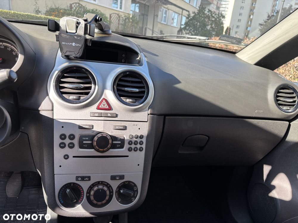 Opel Corsa 1.2 16V Cosmo - 10