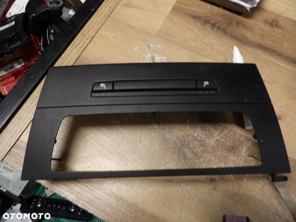 BMW - E93 - PANEL PODGRZEWANIA FOTELI - 6962589 - 1