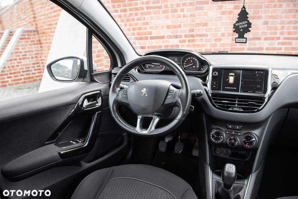 Peugeot 208 - 23