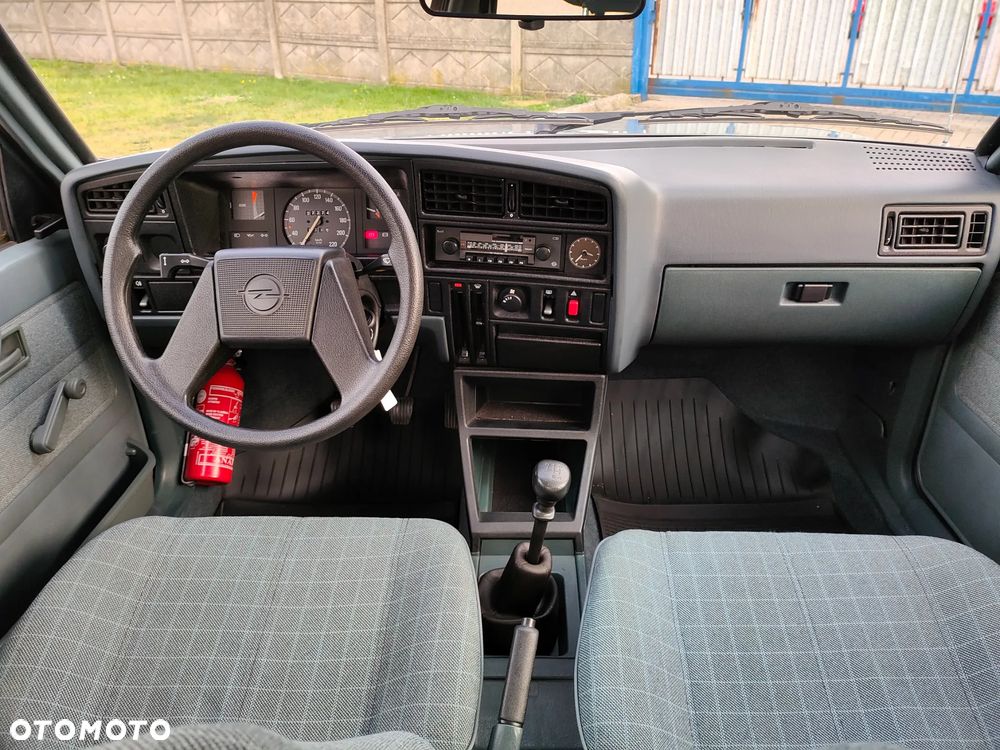 Opel Ascona C 1.3 LS - 15