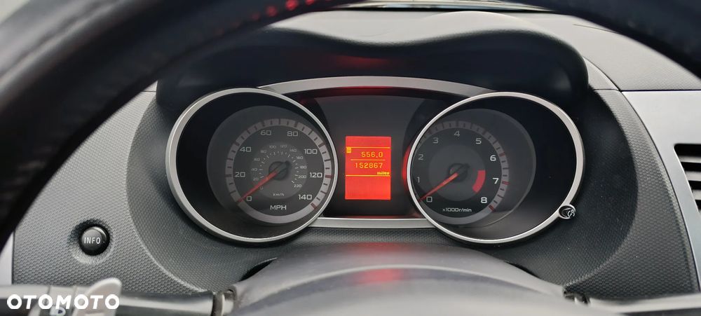 Mitsubishi Outlander 3.0 V6 XLS - 9