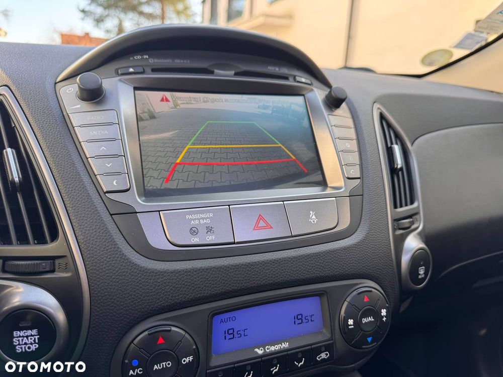 Hyundai ix35 1.7 CRDi 2WD blue Finale Gold - 28