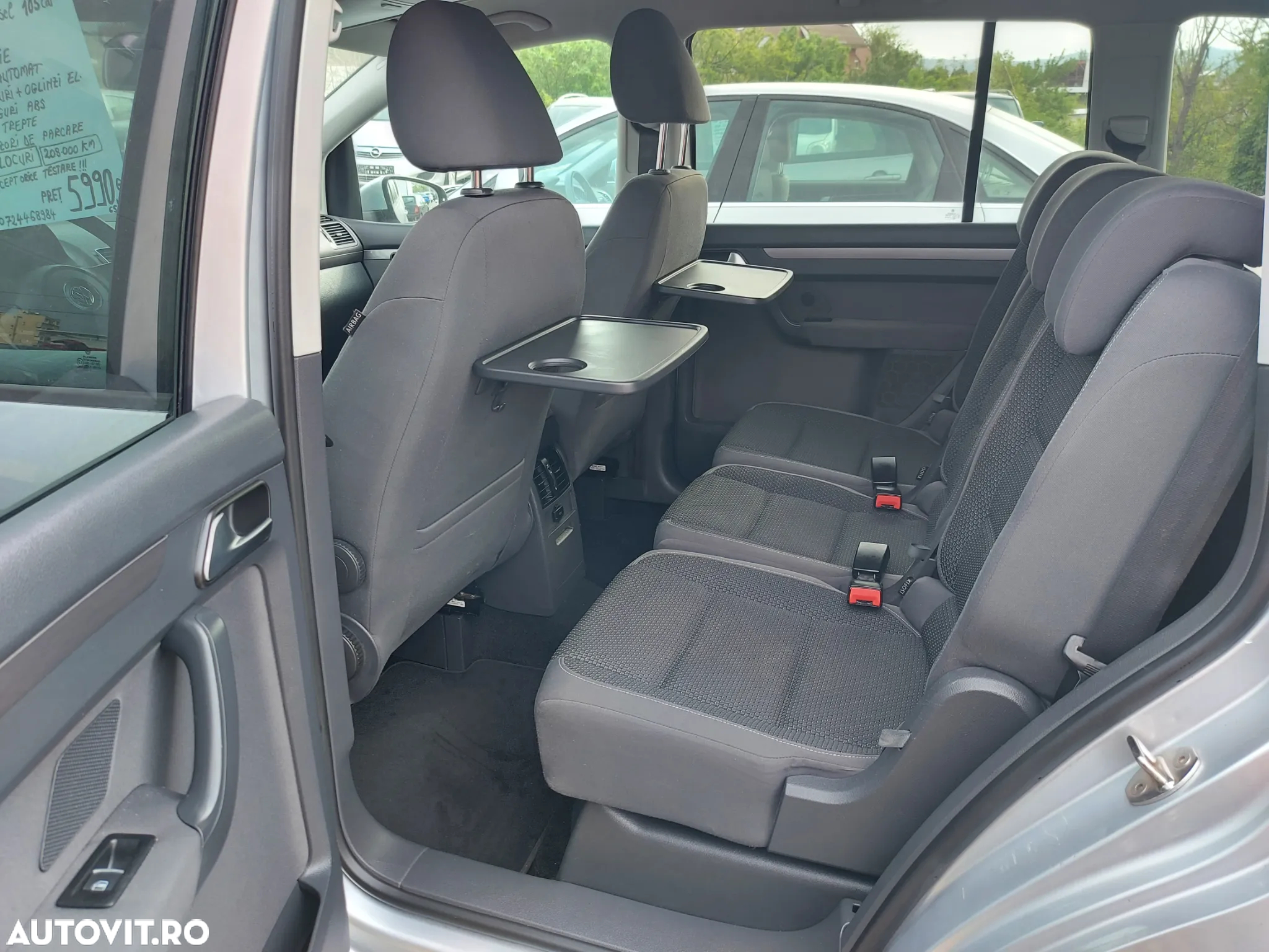 Volkswagen Touran - 13
