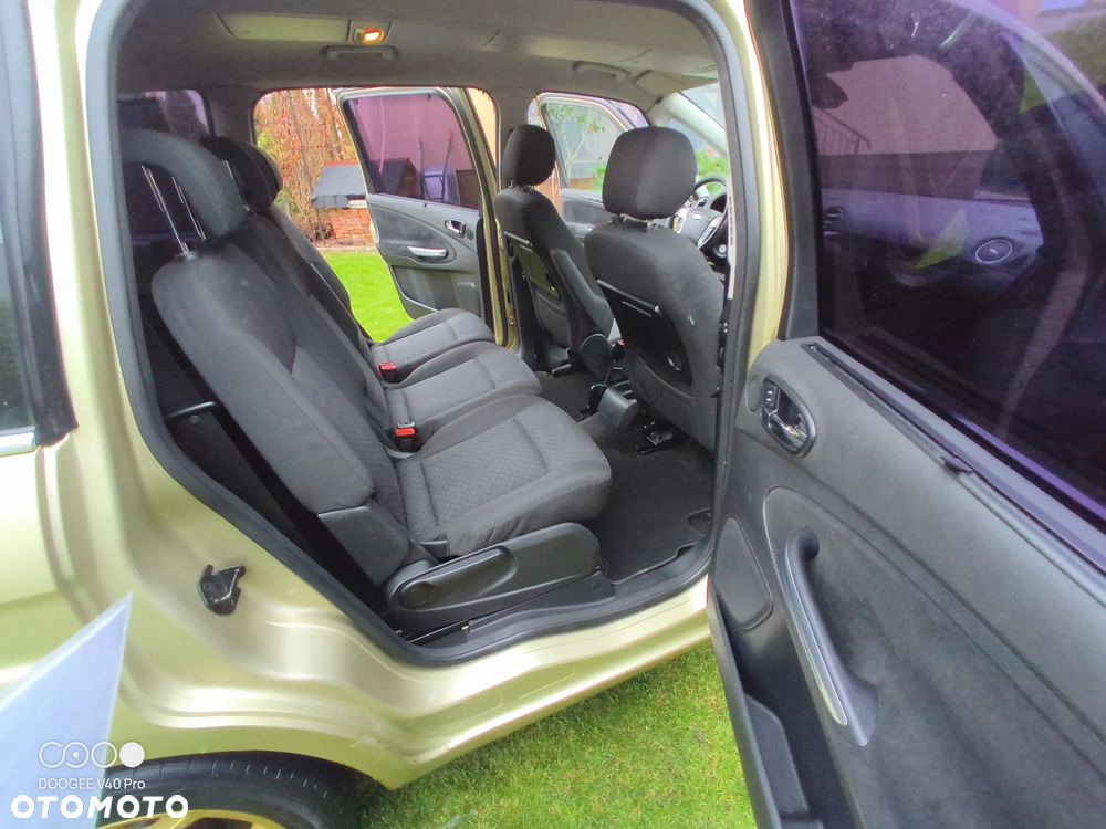 Ford Galaxy - 2