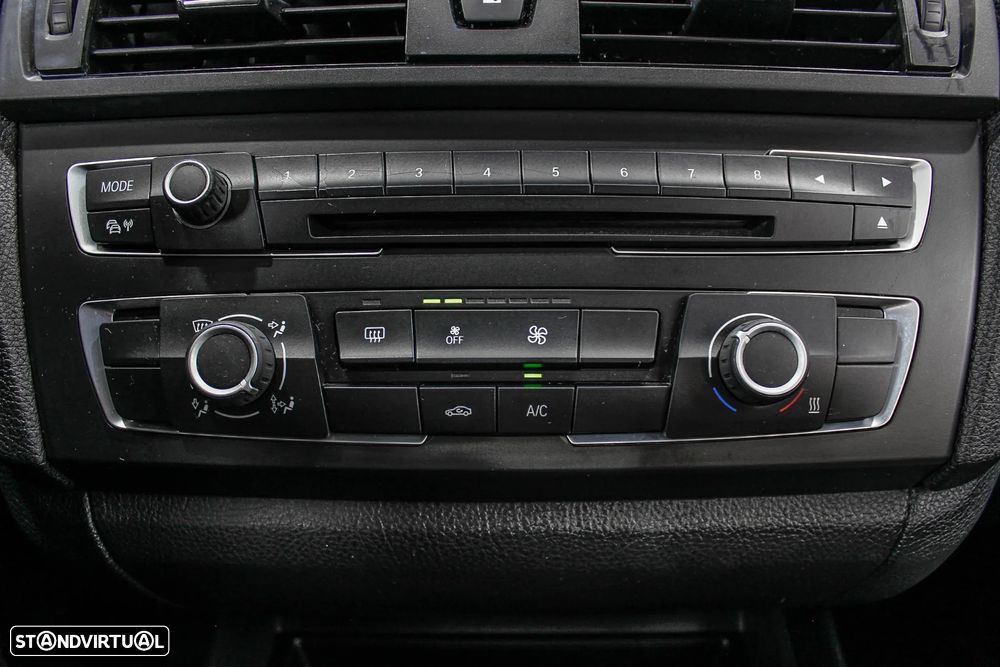 BMW 118 d Line Urban - 37