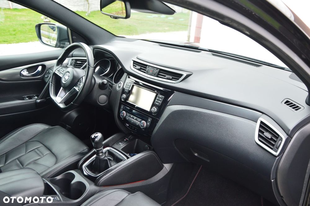 Nissan Qashqai 1.6 DIG-T Tekna+ - 29