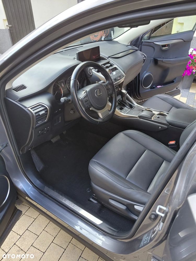 Lexus NX 300 F Impression AWD - 4