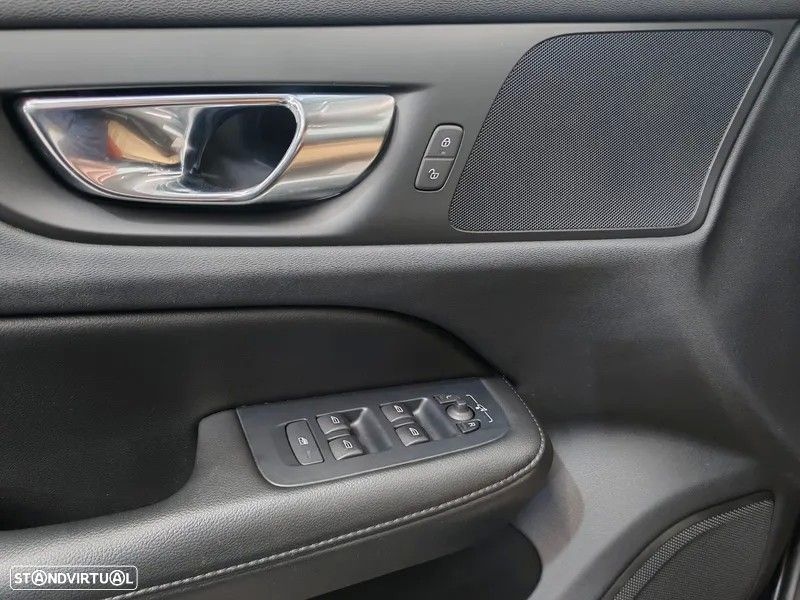 Volvo V60 2.0 B4 Momentum Geartronic - 15