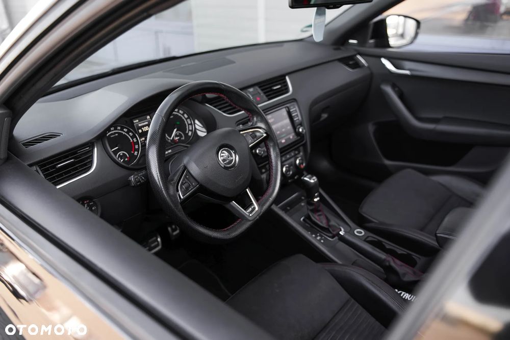 Skoda Octavia 2.0 TDI RS DSG - 22