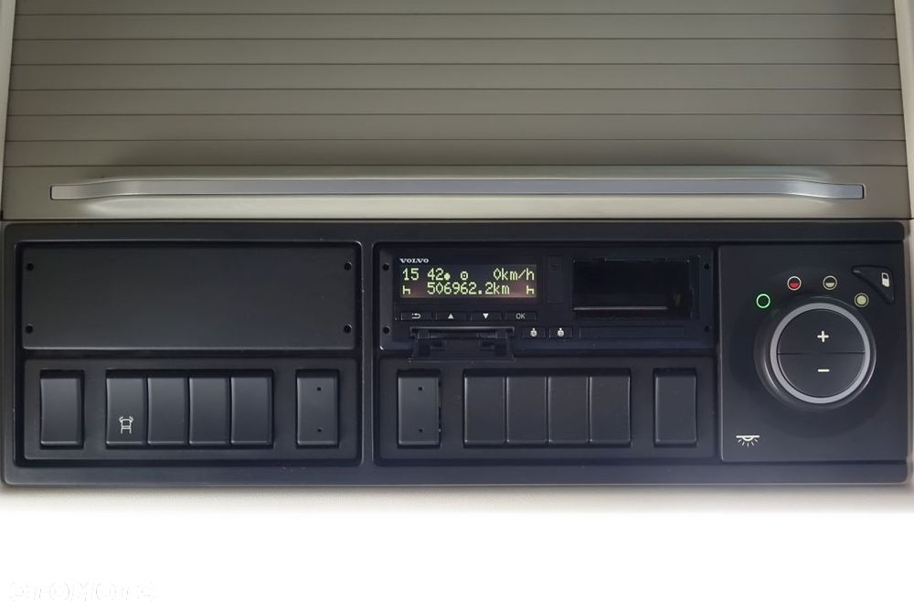 Volvo FH 500 GLOBETROTTER XL / I-SAVE / STANDARD / AUTOMAT / EURO 6 / KLIMATYZACJA POSTOJOWA / LODÓWKA / LED / NAVI / 2 ZBIORNIKI - 27