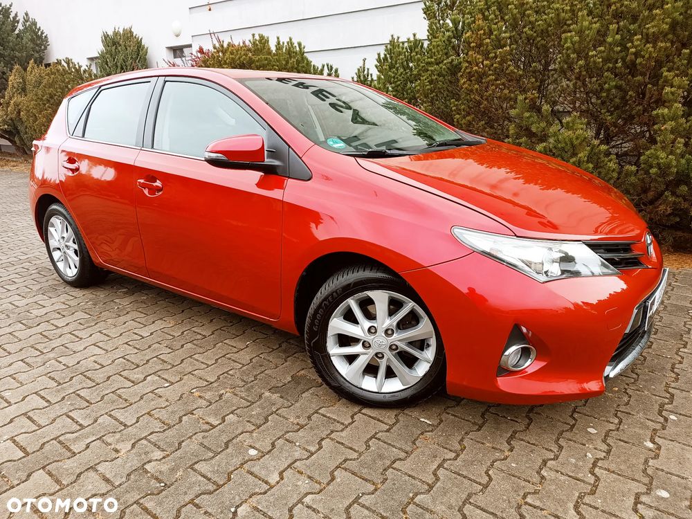 Toyota Auris 2013 photo 4