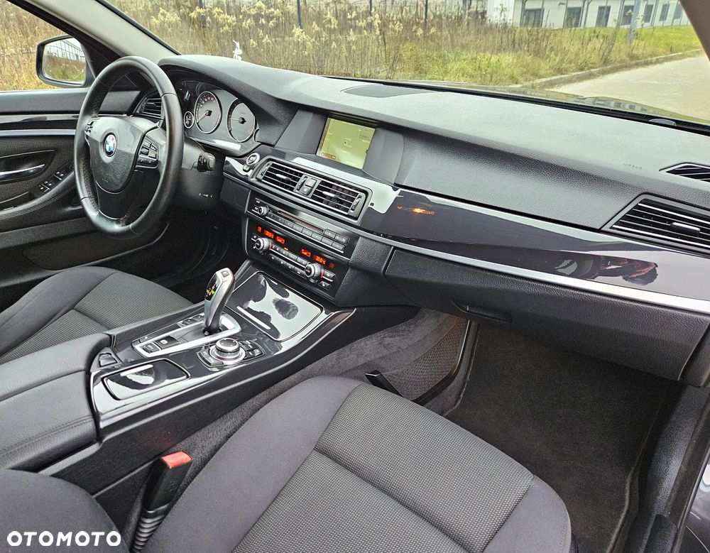 BMW Seria 5 520d Sport-Aut - 7