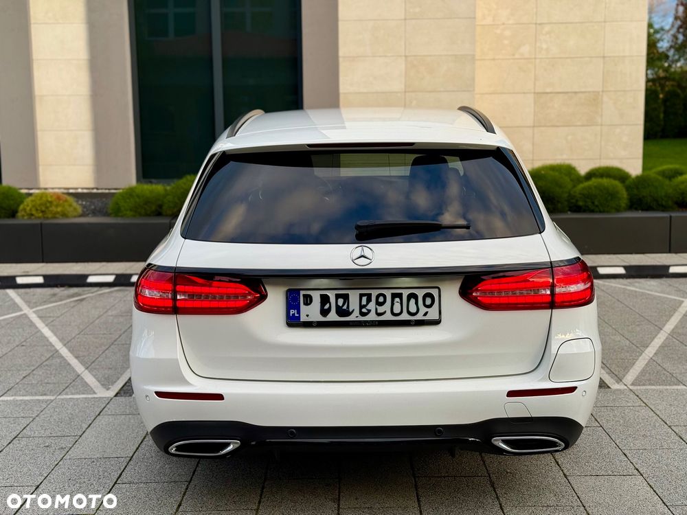 Mercedes-Benz Klasa E 300 de AMG - 19