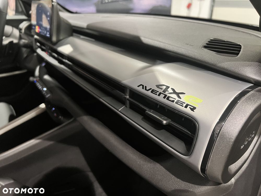 Jeep Avenger 1.2 T3 mHEV Upland 4xe eDCT6 - 9