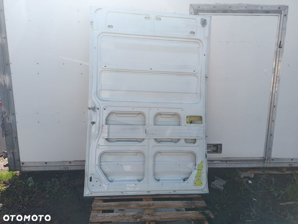 DRZWI LEWE BOCZNE BLASZAK IVECO DAILY 99-14 NR 22 - 2