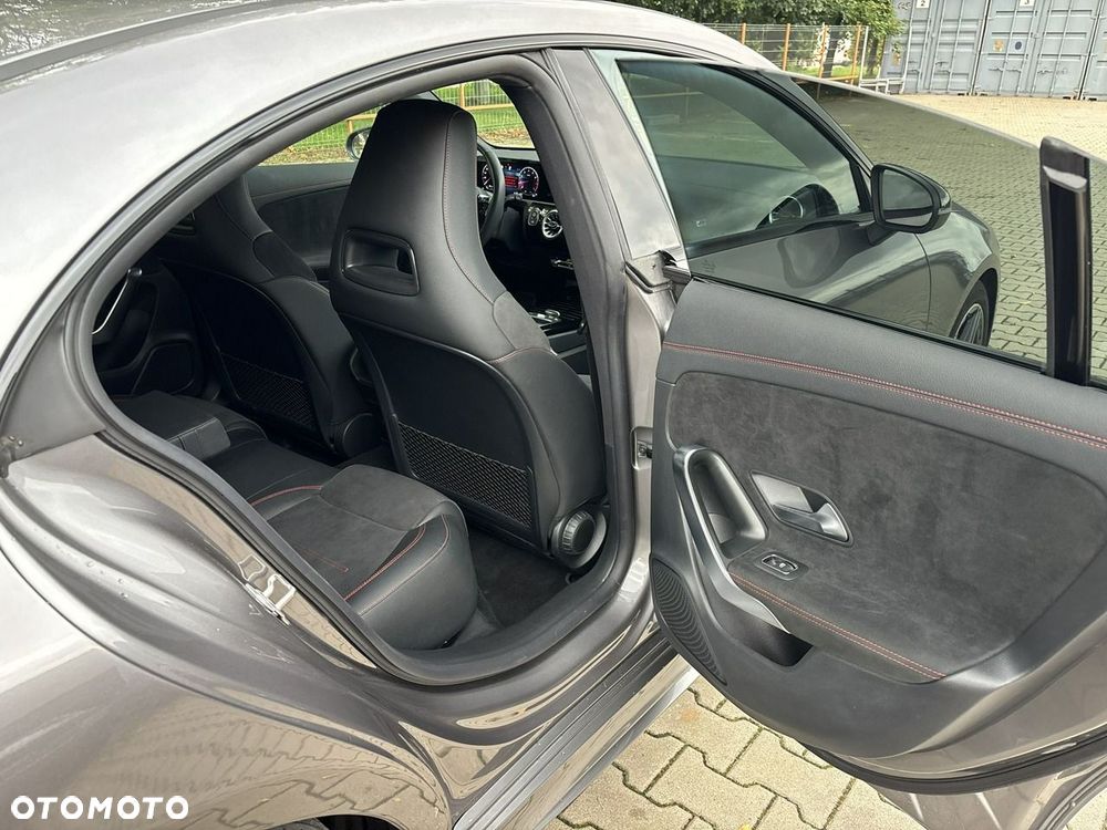 Mercedes-Benz CLA 200 7G-DCT - 18