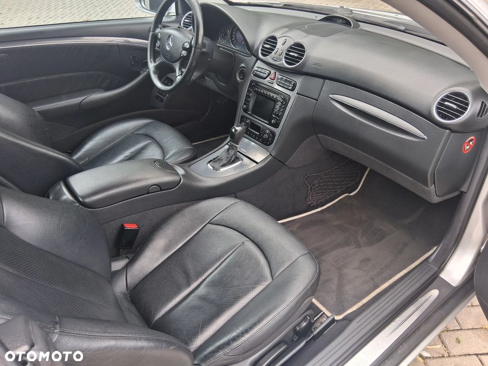 Mercedes-Benz CLK 320 - 12