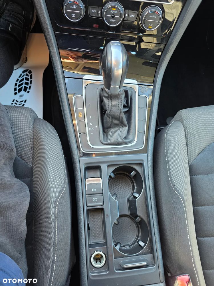 Volkswagen Golf - 19